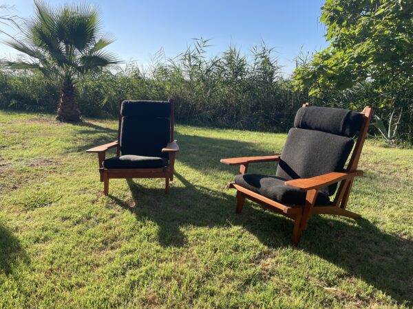 HANS J. WEGNER